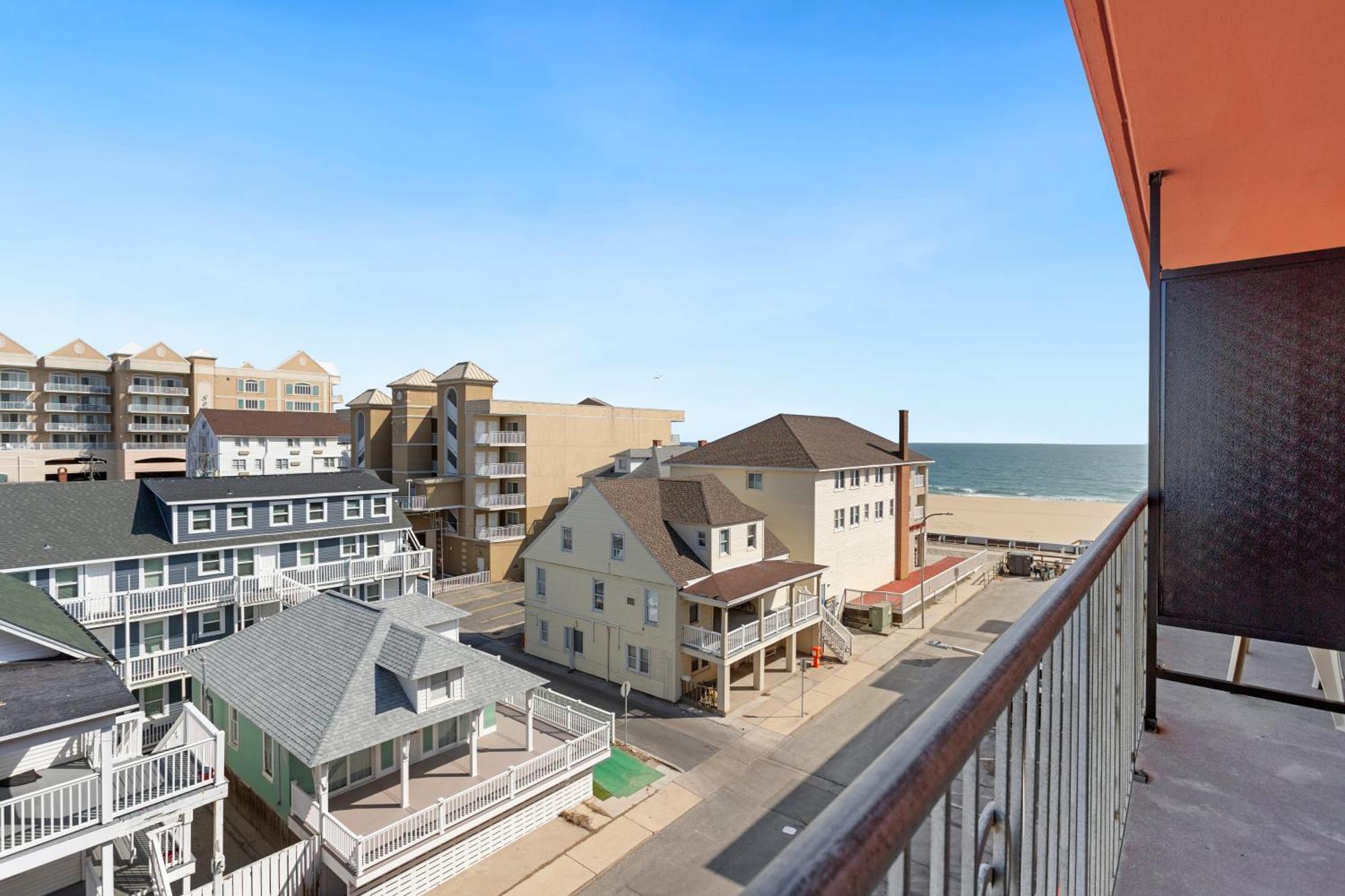 Americana Motor Inn On Boardwalk Ошен Сити Экстерьер фото