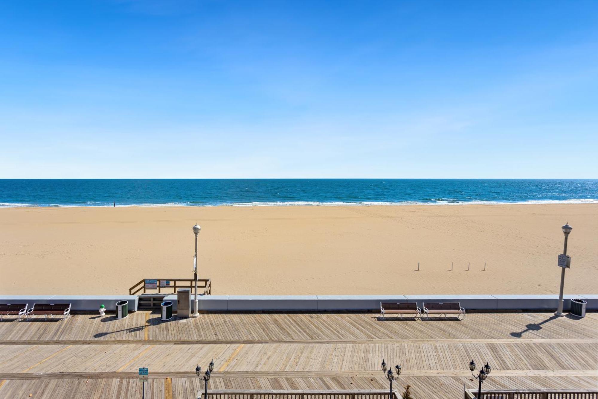 Americana Motor Inn On Boardwalk Ошен Сити Экстерьер фото